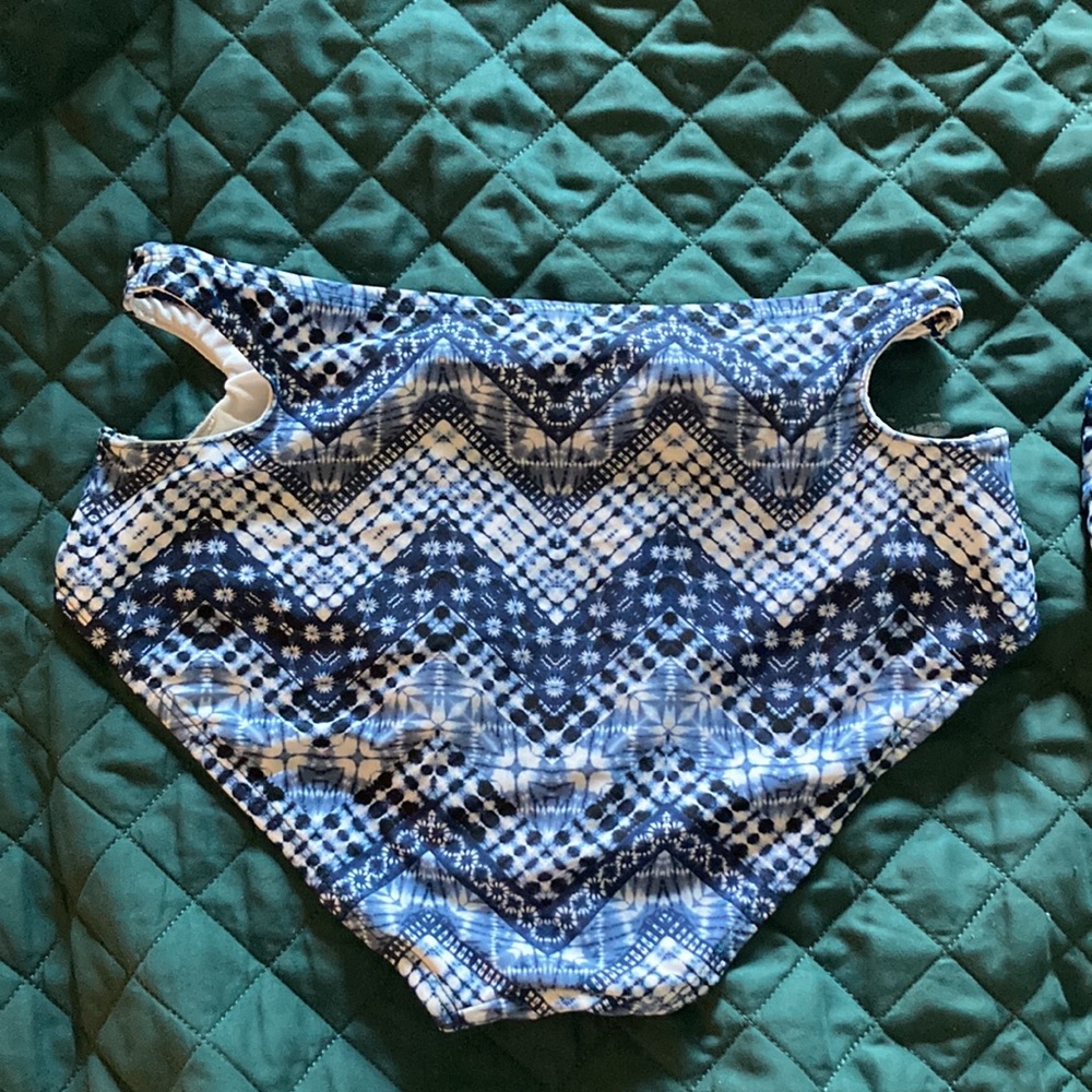 BiKini Set - Picture 5 of 5